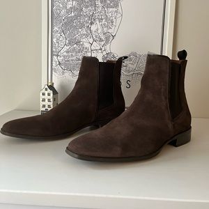 Brown Chelsea boots